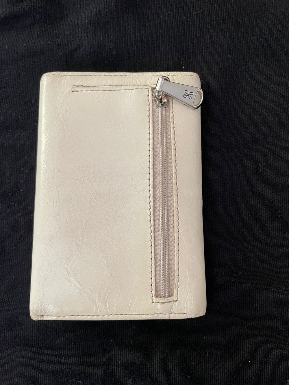 Hobo Compact Cream Leather Wallet - Picture 3 of 4